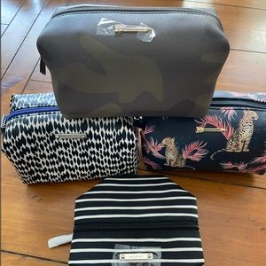 Stella & Dot Pouf Black & White Pattern w/ Blue Zipper